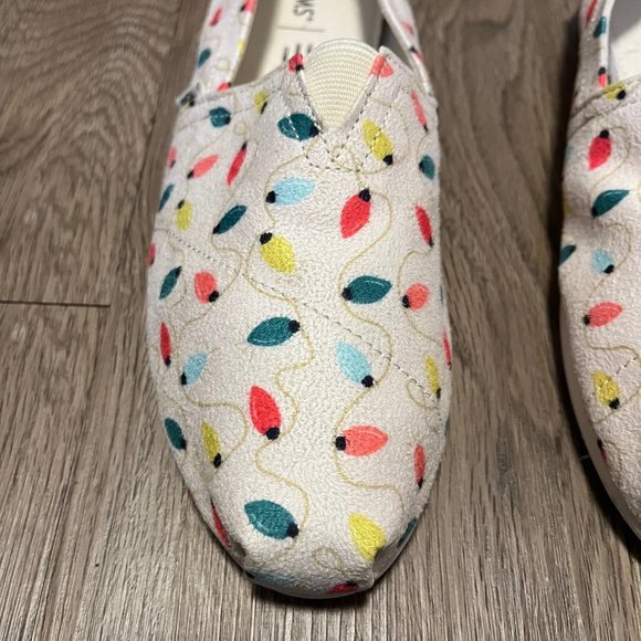 TOMS NWT Beige Belmont Natural Tree Lights Holiday Print Canvas Slip-on Shoes - Picture 5 of 10